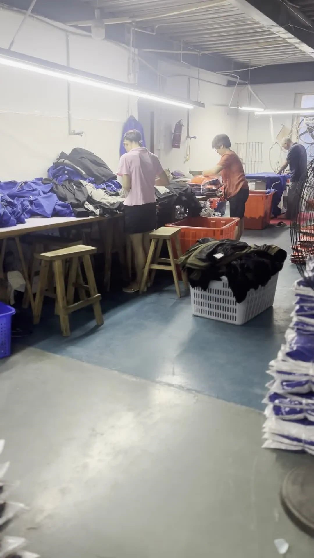 長沙炭河服飾有限公司,長沙西服定制公司,工作服定制,沖鋒衣定制,T恤定制 長沙炭河服飾有限公司,長沙西服定制公司,工作服定制,沖鋒衣定制,T恤定制