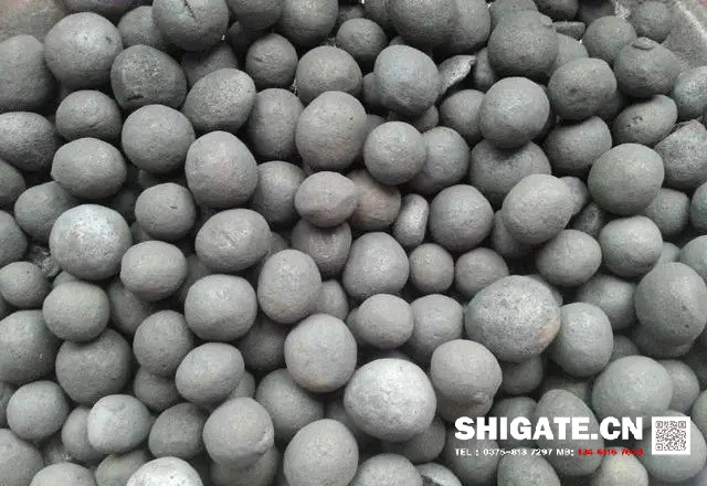 煉鐵過程實質上是將鐵從其自然形態(tài)——礦石等含鐵化合物中還原出來的過程。煉鐵方法主要有高爐法、直接還原法、熔融還原法等，其原理是礦石在特定的氣氛中（還原物質CO、H2、C；適宜溫度等）通過物化反應獲取還原后的生鐵。生鐵除了少部分用于鑄造外，絕大部分是作為煉鋼原料。  高爐煉鐵是現(xiàn)代煉鐵的主要方法，鋼鐵生產(chǎn)中的重要環(huán)節(jié)。這種方法是由古代豎爐煉鐵發(fā)展、改進而成的。盡管世界各國研究發(fā)展了很多新的煉鐵法，但由于高爐煉鐵技術經(jīng)濟指標良好，工藝簡單，生產(chǎn)量大,勞動生產(chǎn)率高,能耗低，這種方法生產(chǎn)的鐵仍占世界鐵總產(chǎn)量的95％以上。  煉鐵工藝是是將含鐵原料（燒結礦、球團礦或鐵礦）、燃料（焦炭、煤粉等）及其它輔助原料（石灰石、白云石、錳礦等）按一定比例自高爐爐頂裝入高爐，并由熱風爐在高爐下部沿爐周的風口向高爐內鼓入熱風助焦炭燃燒（有的高爐也噴吹煤粉、重油、天然氣等輔助燃料），在高溫下焦炭中的碳同鼓入空氣中的氧燃燒生成的一氧化碳和氫氣。  原料、燃料隨著爐內熔煉等過程的進行而下降，在爐料下降和上升的煤氣相遇，先后發(fā)生傳熱、還原、熔化、脫炭作用而生成生鐵，鐵礦石原料中的雜質與加入爐內的熔劑相結合而成渣，爐底鐵水間斷地放出裝入鐵水罐，送往煉鋼廠。同時產(chǎn)生高爐煤氣，爐渣兩種副產(chǎn)品，高爐渣鐵主要礦石中不還原的雜質和石灰石等熔劑結合生成，自渣口排出后，經(jīng)水淬處理后全部作為水泥生產(chǎn)原料；產(chǎn)生的煤氣從爐頂導出，經(jīng)除塵后，作為熱風爐、加熱爐、焦爐、鍋爐等的燃料。