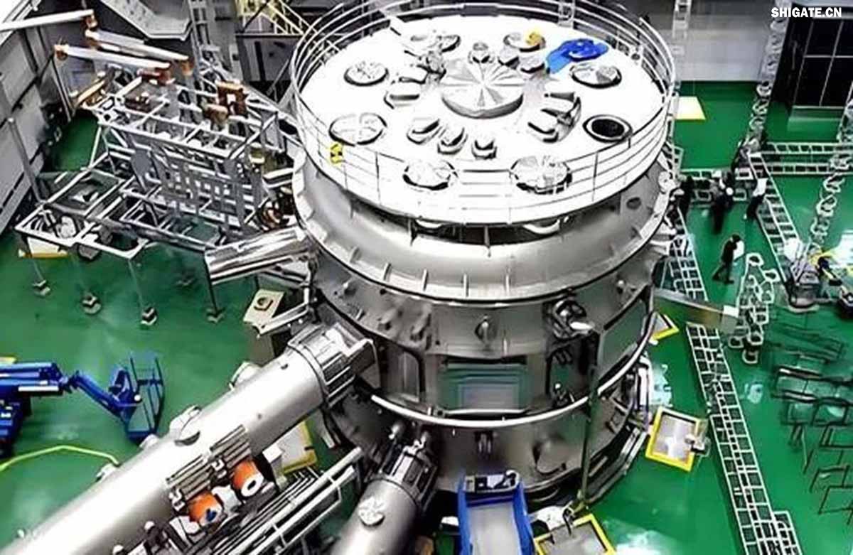 近日，由河鋼集團舞鋼公司自主研發(fā)的大厚度達340mm的特厚核電鋼板，成功應(yīng)用于我國第四代先進裂變核能系統(tǒng)——釷基熔鹽實驗堆的關(guān)鍵屏蔽層制造。這標志著我國在先進核能技術(shù)領(lǐng)域取得又一進展，為實現(xiàn)核電技術(shù)自主創(chuàng)新、打破對傳統(tǒng)鈾燃料的依賴邁出了堅實一步。